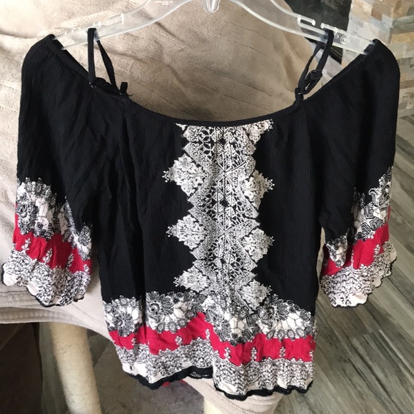 PEEKABOO SHOULDERS BLOUSE BY ANGIE SIZE S EXCELLENT CONDITION! - Picture 9 of 11